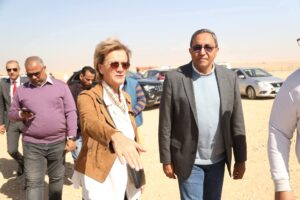 محافظ قنا يستقبل سفيرة الاتحاد الأوروبي لتفقد مشروعات إدارة المخلفات الصلبة بـ قوص