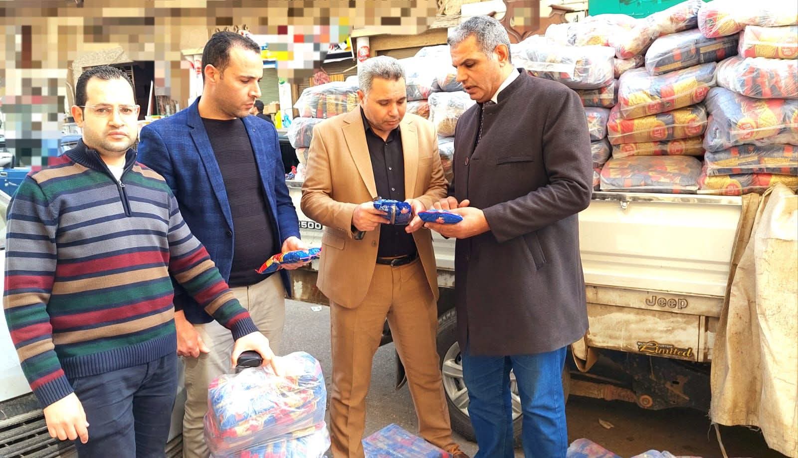 تموين البحيره تضبط 5,000 كيس مكرونة تموينية قبل تهريبها إلى السوق السوداء