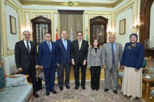 رئيس جامعة القاهرة يستقبل وفد وزارة الخارجية المصرية للشئون الافريقية..