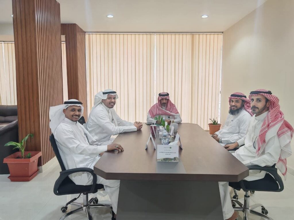 ‏بيئة رابغ تبحث تعزيز الشراكة مع جامعة الملك عبدالعزيز لدعم الابتكار والتنمية المستدامة
