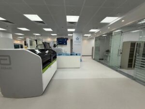 تجمع مكة الصحي يجهز المختبر الآلي بمستشفى الملك عبدالعزيز بمكة