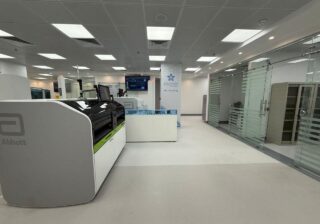 تجمع مكة الصحي يجهز المختبر الآلي بمستشفى الملك عبدالعزيز بمكة