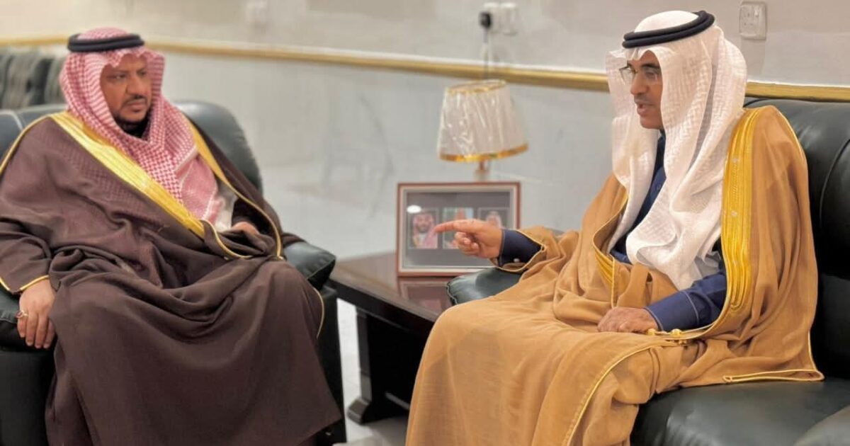 محافظ رنية يلتقي بمدير تعليم الطائف