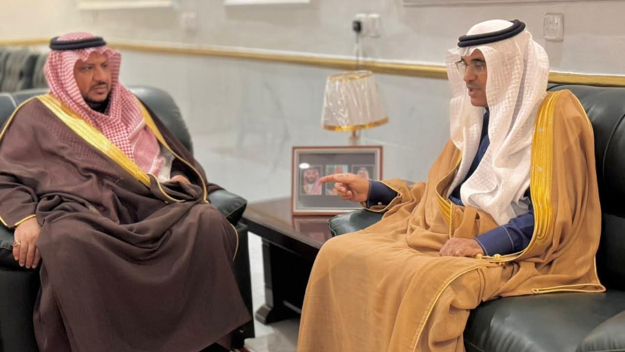 محافظ رنية يلتقي بمدير تعليم الطائف