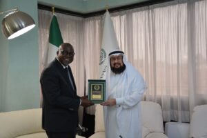 سفير الكونغو يزور مكتب رابطة العالم الإسلامي في روما للتعرف على نشاطها