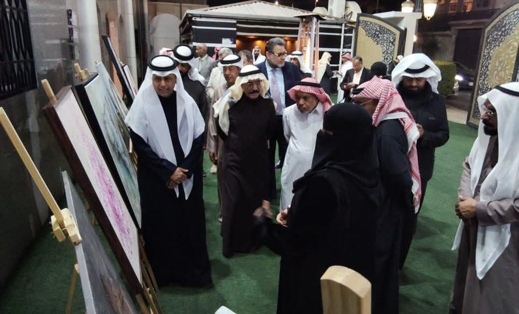 فيما احتوت على معرض تشكيلي جمعية أدبي الطائف تقيم اﻷمسية الخامسة من برنامج مديد بأمسية( ليلة البدر)