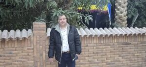 إتقان العمل حتى في تسوية القبر