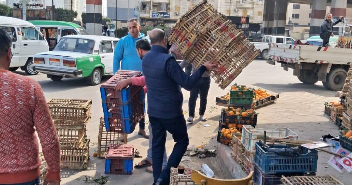 حملة إشغالات صباحية بدمنهور تُسفر عن إزالة 167 حالة إشغال و5 فرش متنوع