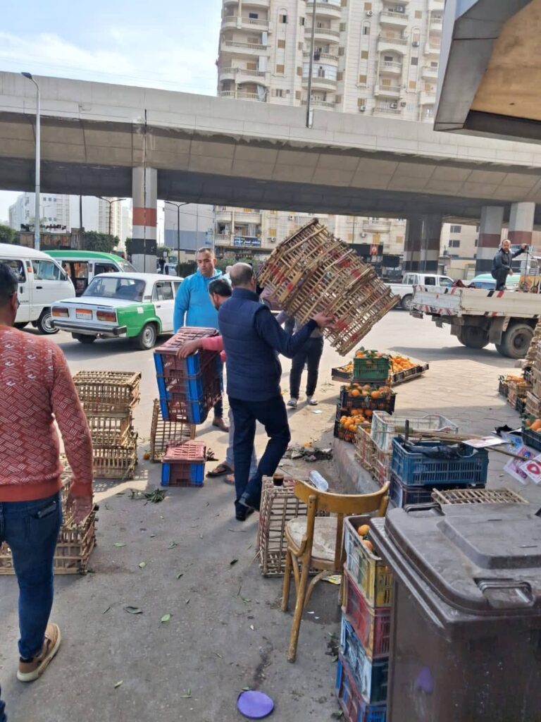 حملة إشغالات صباحية بدمنهور تُسفر عن إزالة 167 حالة إشغال و5 فرش متنوع