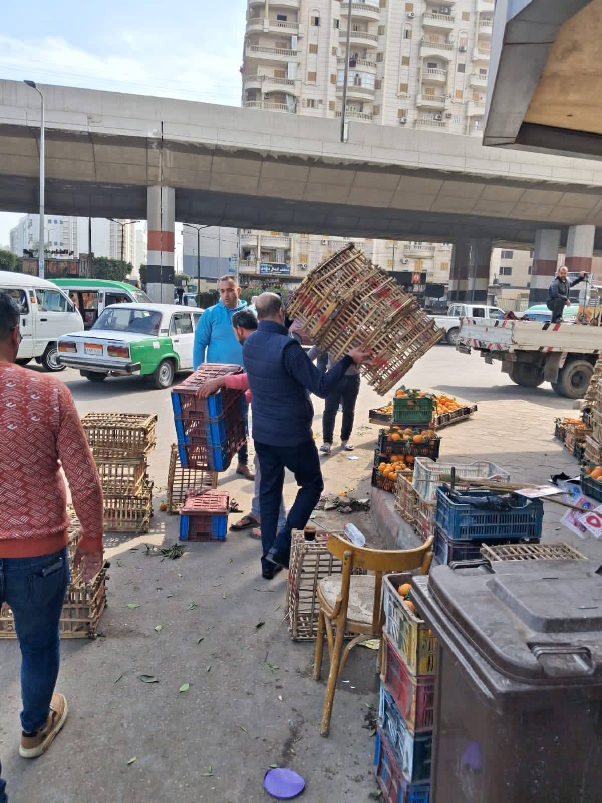 حملة إشغالات صباحية بدمنهور تُسفر عن إزالة 167 حالة إشغال و5 فرش متنوع