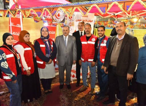 محافظ أسيوط يتفقد معرضًا للمنتجات والسلع المتنوعة بأرض الملاعب بحي شرق ويوجه