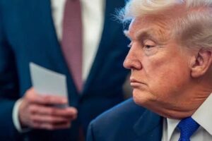 الخلاف داخل الإدارة الأمريكية بشأن الهجوم على إيران