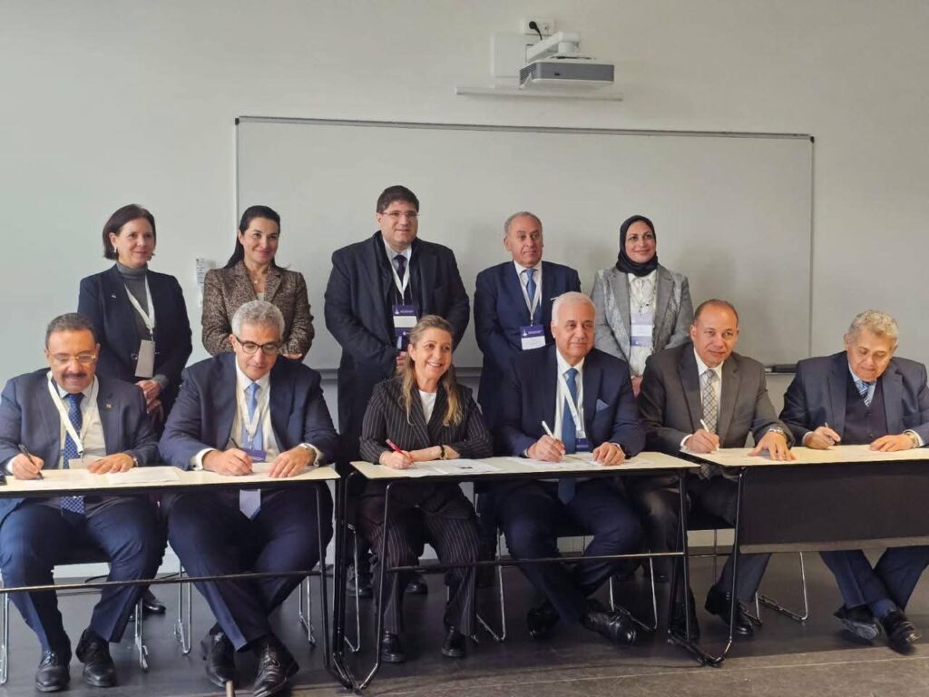 رئيس جامعة المنصورة يوقع اتفاقية مع مجموعة «فاتيل» الفرنسية لتطوير التعليم السياحي