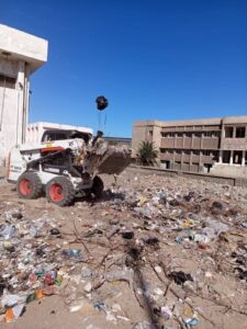 البحر الأحمر: استمرار الجهود في اعمال النظافة العامة ورفع المخلفات بمدينة سفاجا .