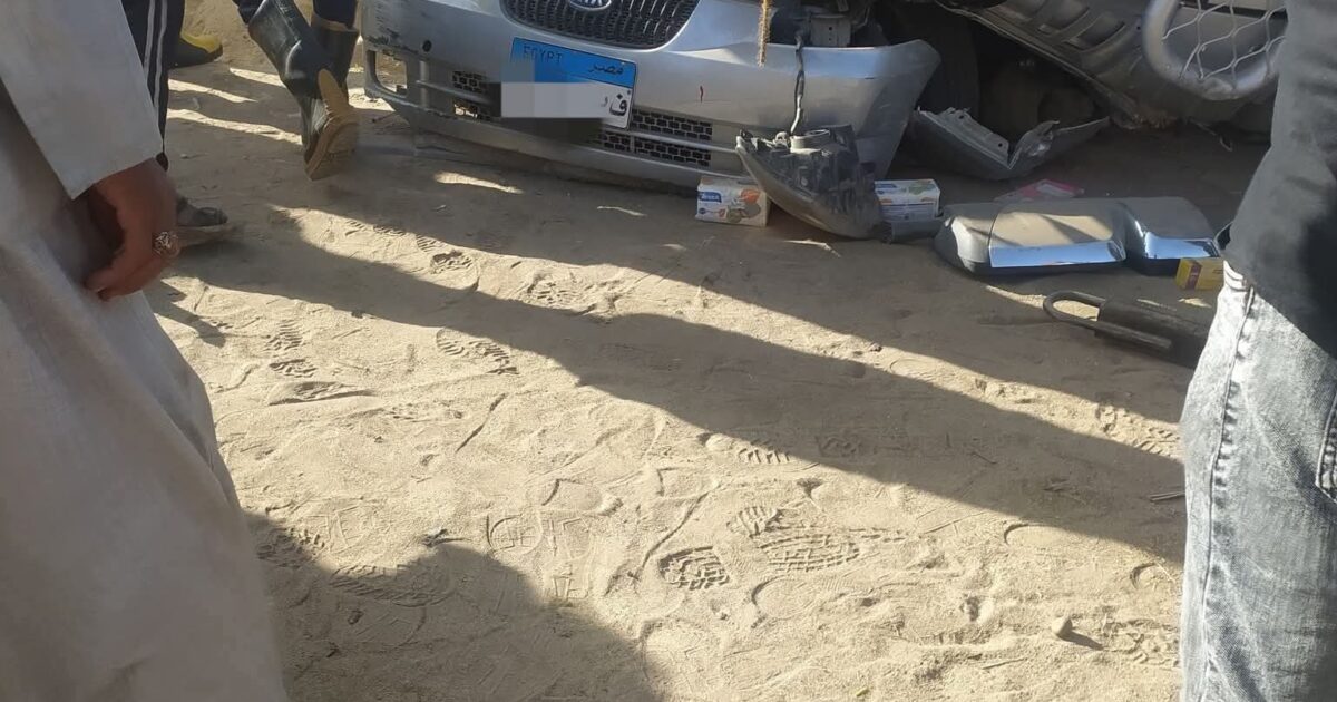 مأساة على طريق منشأة عبد الله.. مصرع سيدة إثر انقلاب تريلا محمّلة بالرمال بالفيوم