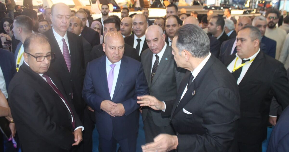 اللواء عبدالفتاح الديدي يستقبل الفريق كامل الوزير في افتتاح معرض اليخوت الثامن