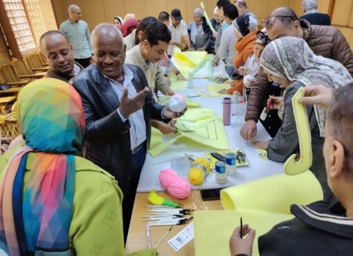 عرائس وحكايات تصنعها أنامل ذهبية بإعداد القادة