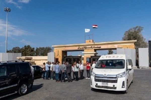 الدفعة الخامسة تعبر رفح نحو غزة بأمان