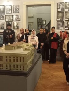 محمد عبد الفتاح (كالا) ..يستعيد سحر فن الحكي بالمتحف القومي للمسرح والموسيقى والفنون الشعبية
