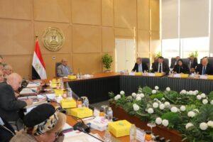 وزير الكهرباء يشيد بما تحقق من إنجازات خلال الجمعية العامة لشركة مصر القابضة  