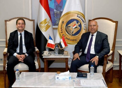 مصر وفرنسا تسرّعان توطين صناعة النقل.. مترو الخط السادس يُصنّع في برج العرب