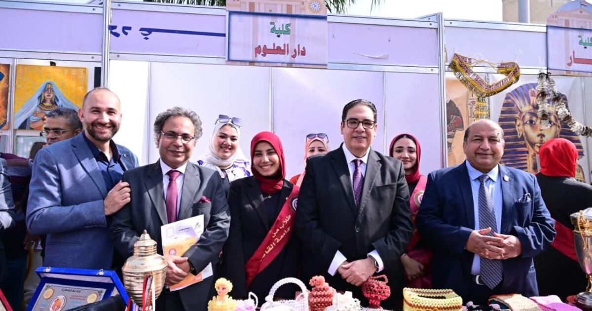 جامعة القاهرة تحتفي باستقبال طلابها مع بدء الفصل الدراسي الثاني