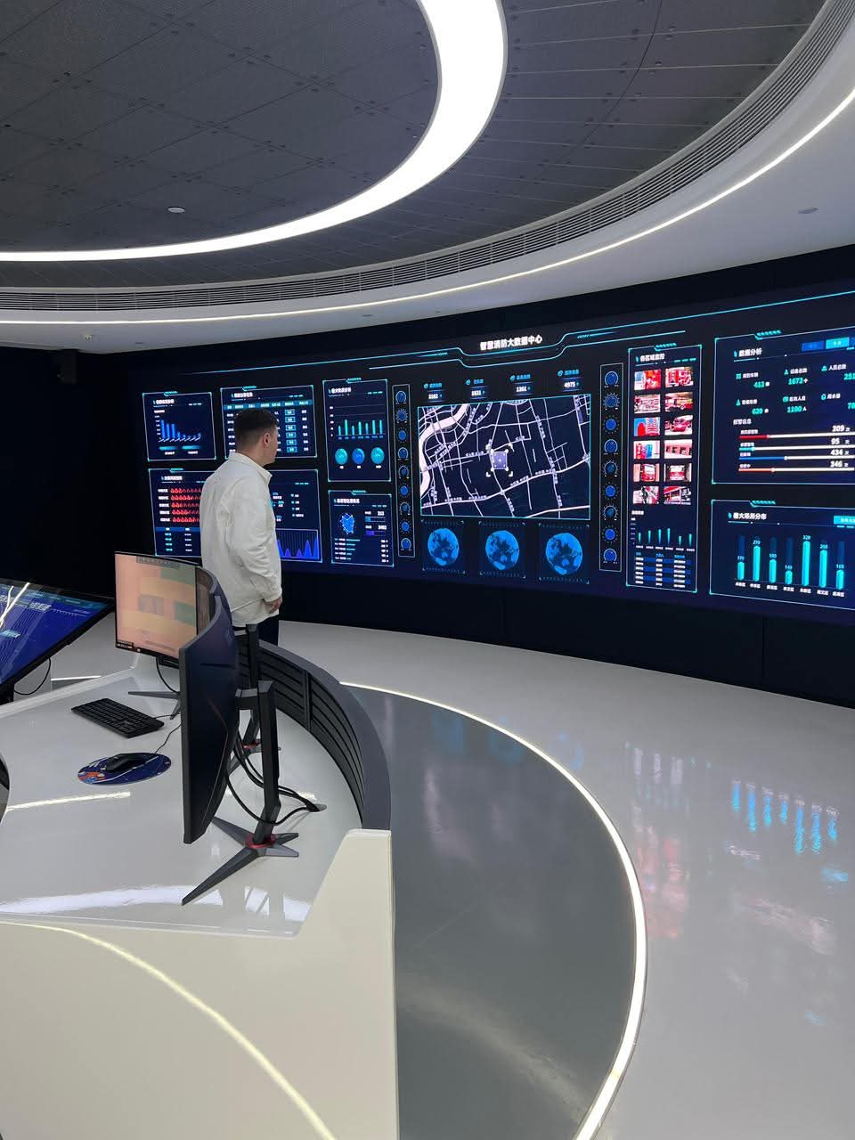 رائد الأعمال رستم خاليلوف يعيد رسم ملامح الإعلان الحديث بالذكاء الاصطناعي