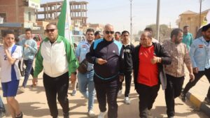 وزير الشباب والرياضة يطلق إشارة بدء ماراثون المشي بالواحات البحرية
