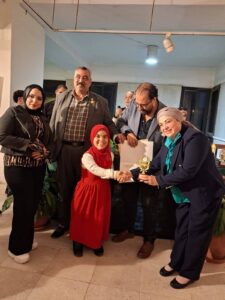 رئيس أكاديمية الفنون تشاهد ختام معرض الفن التشكيلي "أرتوبيا