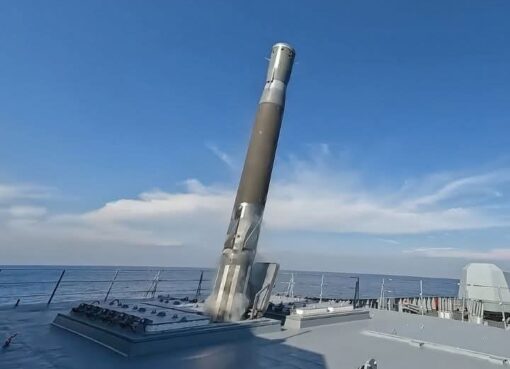 صاروخ “تسيركون” يُربك ميزان القوة البحري بين موسكو وواشنطن.