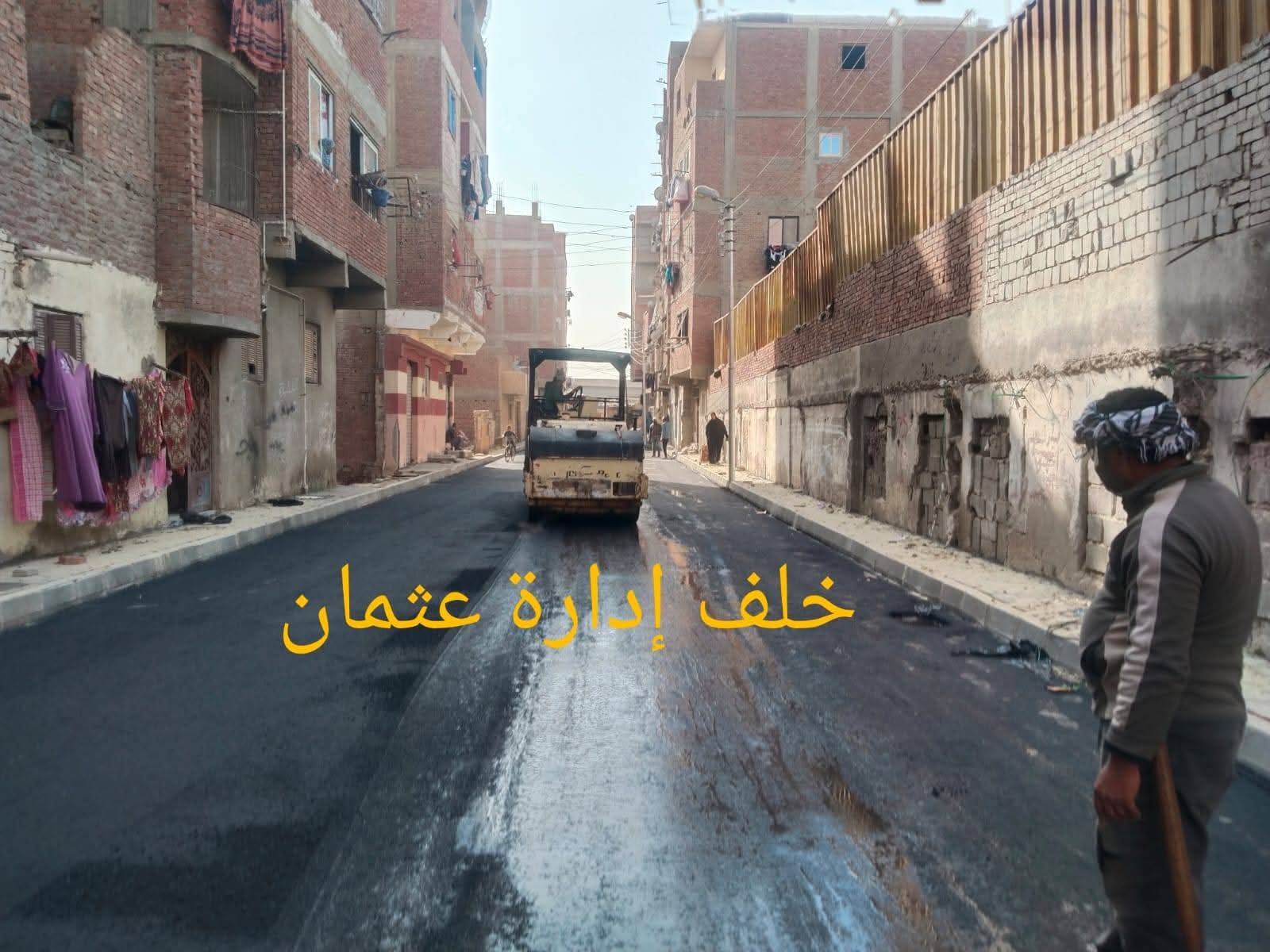 مديرية الطرق والنقل تنفيذ أعمال تطوير ورصف طرق بمدينة فايد ومنطقة الشهداء بالإسماعيلية