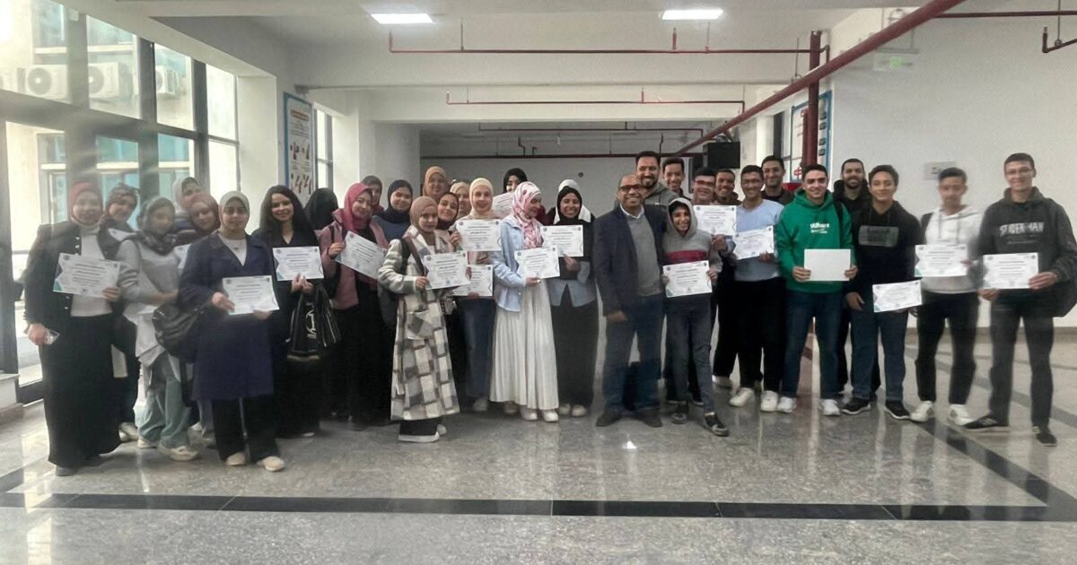 جامعة دمنهور تختتم ثاني مجموعات البرنامج التدريبي في التصميم الجرافيكي باستخدام Adobe Photoshop 2026"