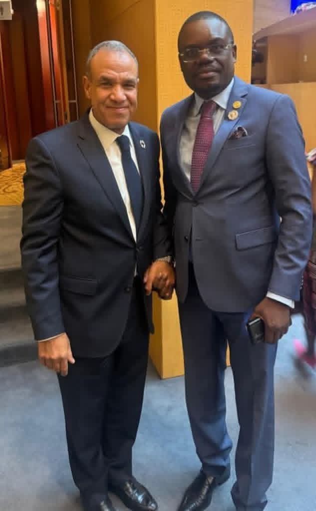 وزير الخارجية يلتقي مدير المركز الأفريقي لمكافحة الأمراض والأوبئة والوقاية منها على هامش قمة الاتحاد الأفريقي