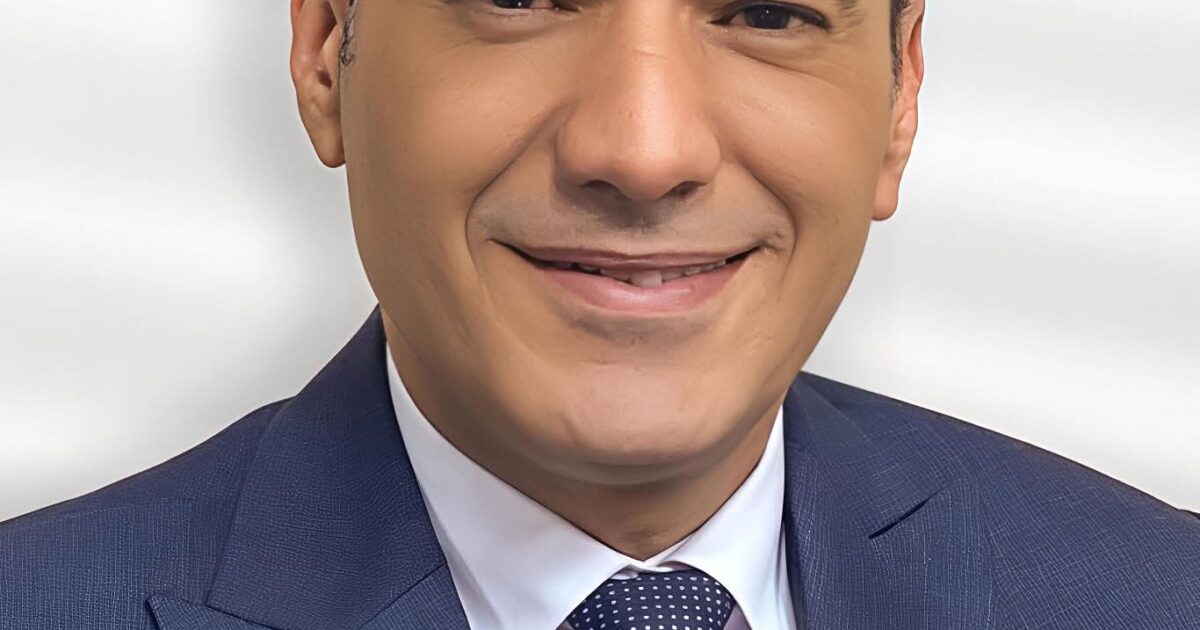 حسن البيلى رئيس كهرباء شمال القاهرة.. قرار بتعين عبد الباقى رئيساً لقطاعات الشئون التجارية  