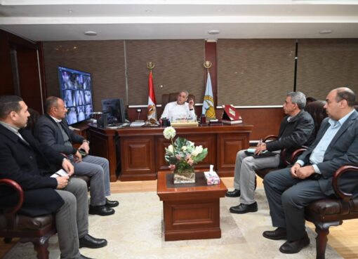 محافظ الغربية يجتمع بقيادات المحلة ويشدد على استمرار حملات إزالة مخالفات البناء بكل حسم