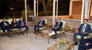 وزير الخارجية يلتقى أبناء الجالية المصرية فى أديس أبابا