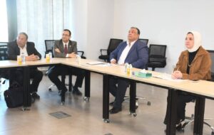 مجلس إدارة مركز النانو تكنولوجي بجامعة عين شمس يناقش استكمال البنية التحتية وتفعيل الأنشطة البحثية والخدمية
