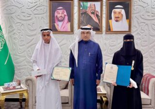 تعليم الطائف يُكرم طالباً وطالبة من الموهوبين