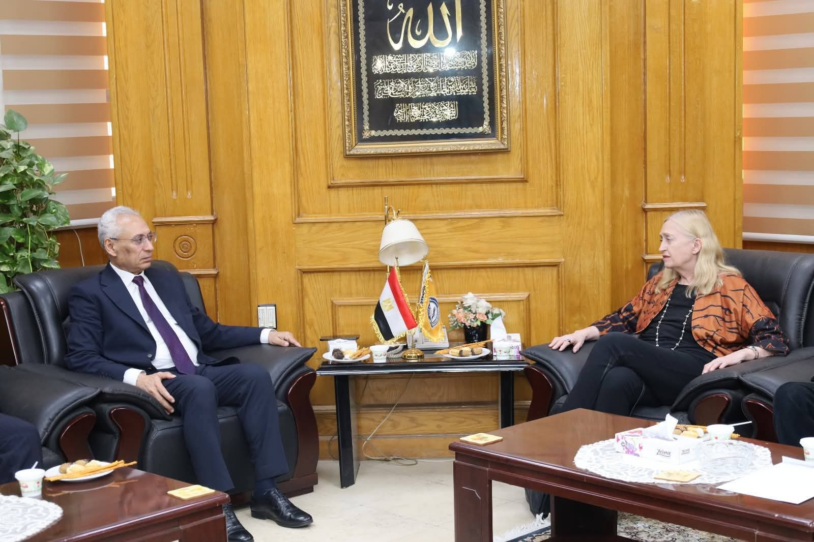 رئيس جامعة المنيا يستقبل د. ريجينا شولتز لبحث تفعيل اتفاقية التعاون مع جامعتي هيلدسهايم وميونخ