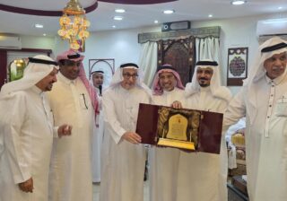 رئيس وأعضاء المجلس التنفيذي لحارة الشبيكة يقيمون حفل لتكريم عدد من أبناء وطننا الحبيب 