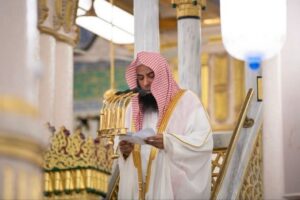 البدير يؤم المصلين لصلاة الجمعة بالمسجد النبو