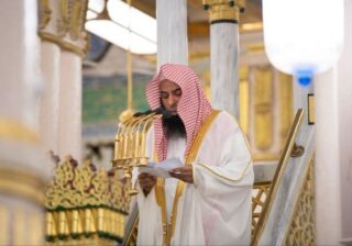 البدير يؤم المصلين لصلاة الجمعة بالمسجد النبو