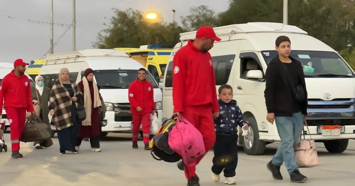 الهلال الأحمر المصري يواصل دعمه الإنساني للجرحى الفلسطينيين عبر معبر رفح