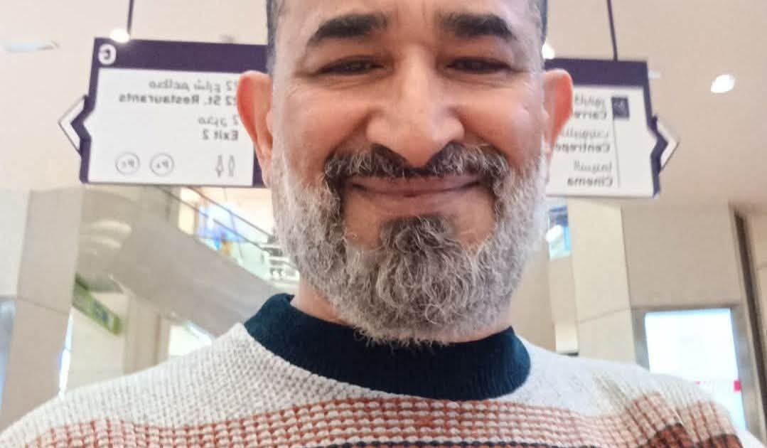 مناضل في بلاد الغربه