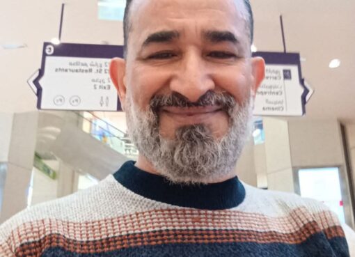 مناضل في بلاد الغربه