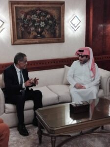 ضياء رشوان يستقبل تركي آل الشيخ في مستهل زيارته لمصر