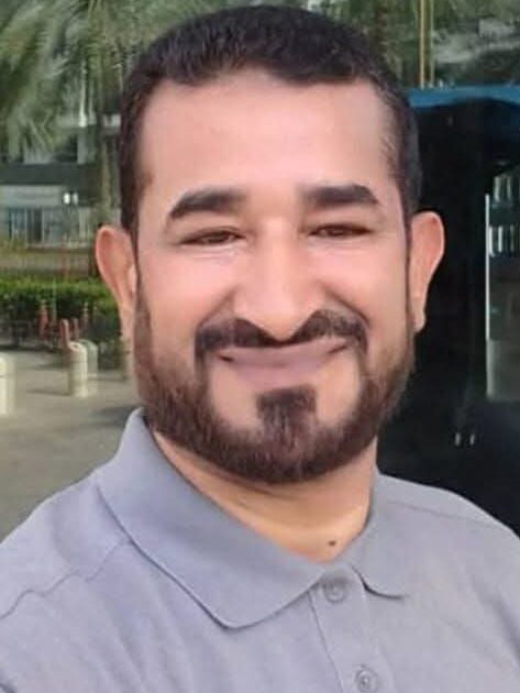 مناضل في بلاد الغربه