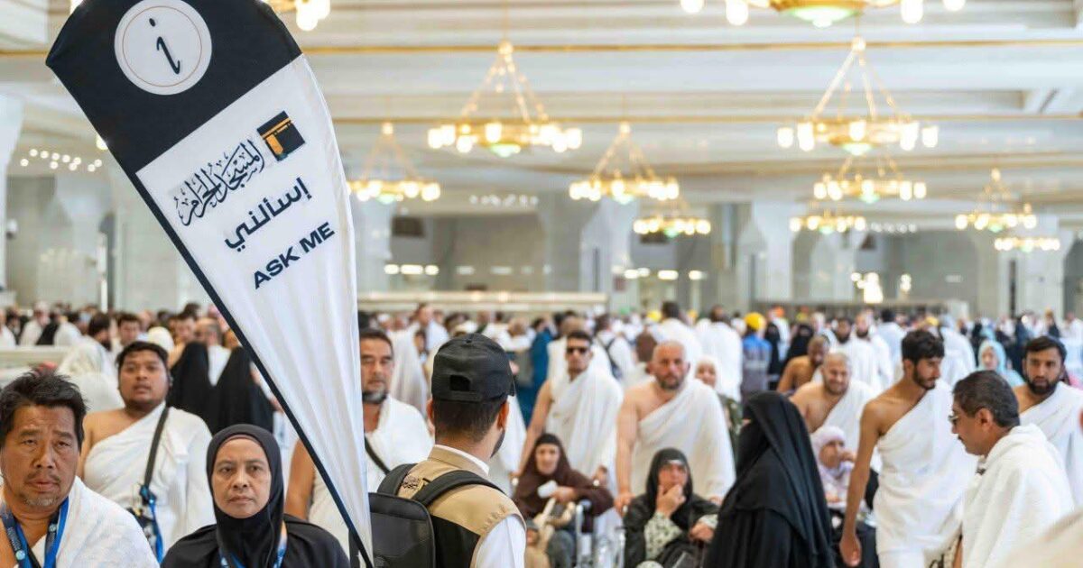 هيئة العناية بالحرمين الشريفين تعزّز (الإرشاد بالفرق الراجلة) بخدمات الترجمة الفورية خلال موسم رمضان المبارك