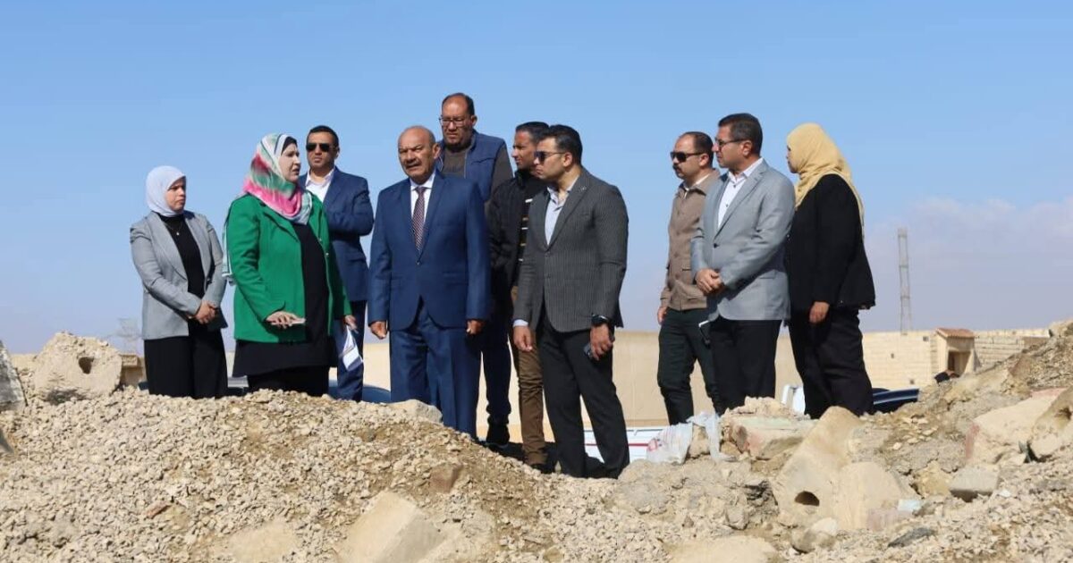 محافظ السويس يتفقد الأرض المخصصة لإنشاء مركز إيواء للكلاب الضالة (شيلتر)، بحي عتاقة