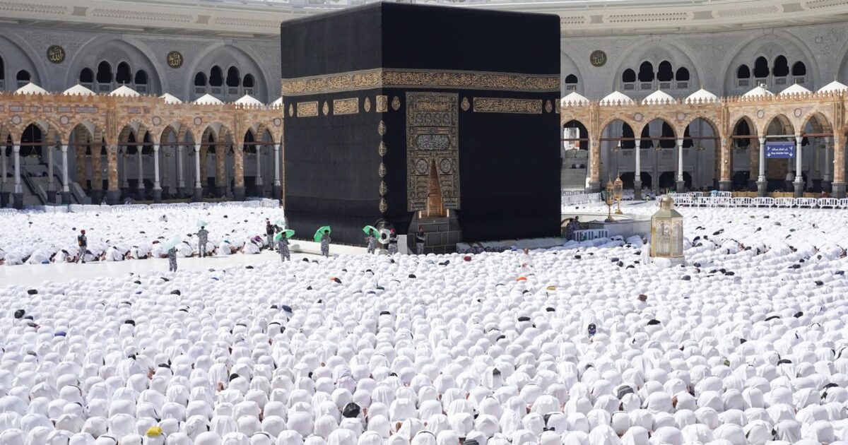 عبادة وروحانية وإستحضار السيرة والتاريخ بمكة المكرمة خلال شهر رمضان بجوار البيت العتيق